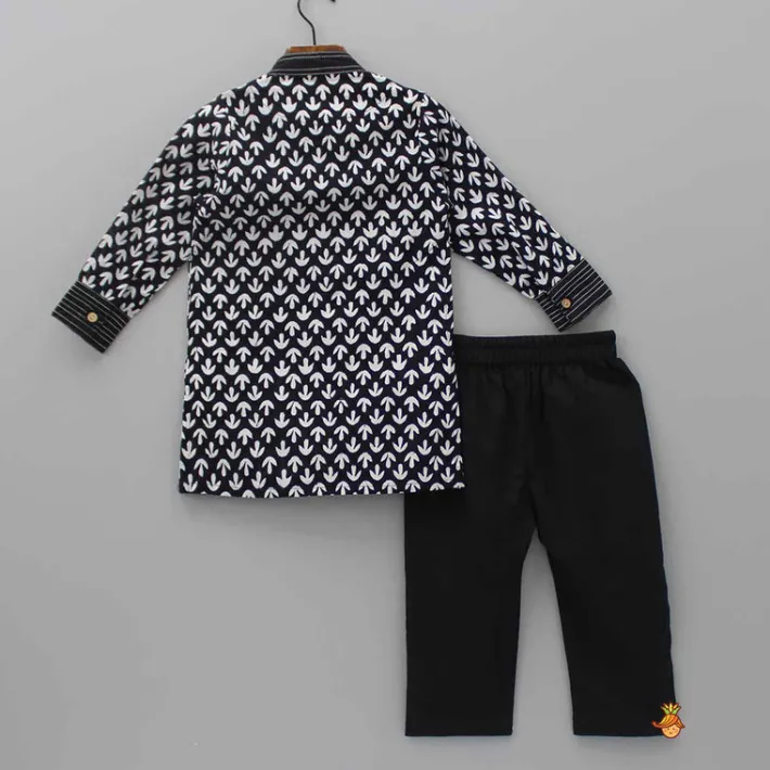 Fashion Black And White Thread Detailed Kurta With Pyjama BOY Twinning Sets | Indian Ethnic Wear