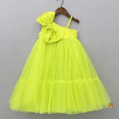 Fashion Bow Adorned Green One Shoulder Gown Dresses & Sets | Gowns