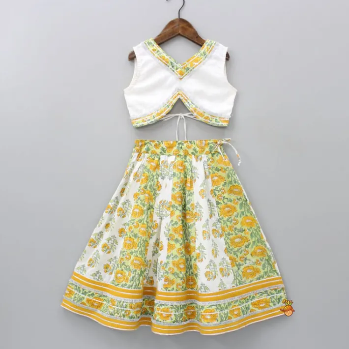 Discount Cut Out Hem White Top And Floral Printed Lehenga With Matching Lurex Striped Dupatta Twinning Sets | Ethnic Wear