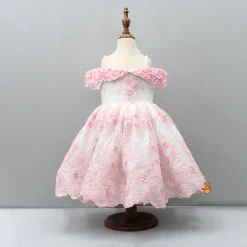 Outlet Off Shoulder Fabric Flowers Adorned Wings Gown With Detachable Trail And Matching Hair Clip Dresses & Sets | Gowns