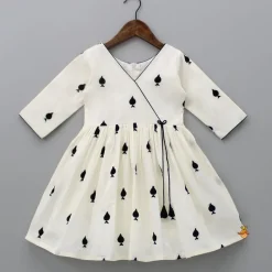 Best Thread Embroidered Off White Kurti And Pant Ethnic Wear | Churidars & Salwars
